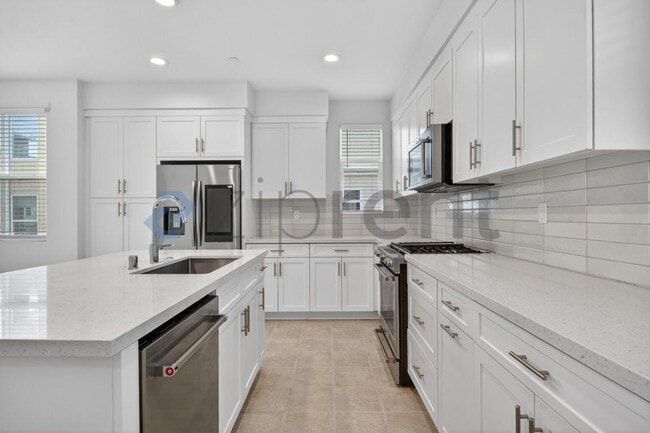 Building Photo - 10425 Adamson Wy