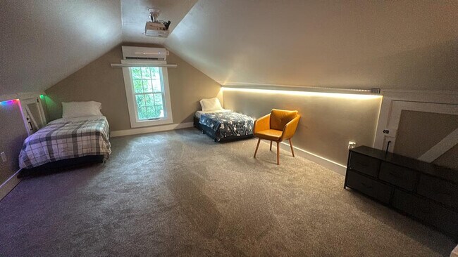 Building Photo - 203 Brockman Ave