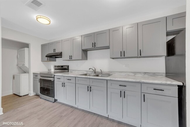 Building Photo - 1955 N Hicks Rd