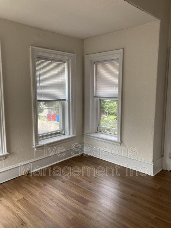 Building Photo - 4 Loomis St