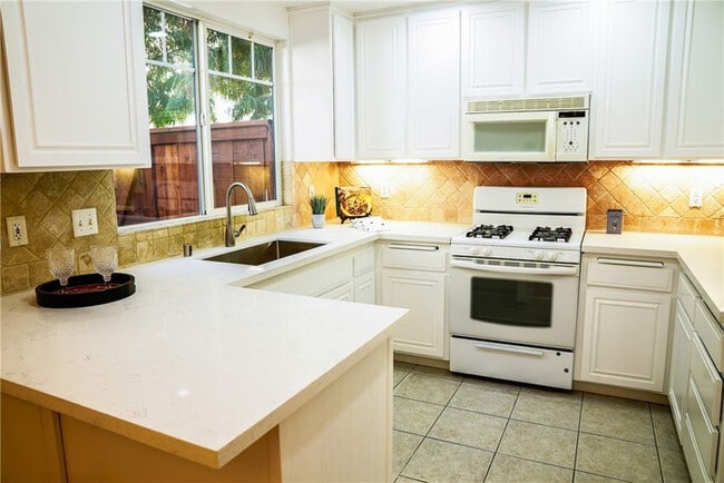 Building Photo - Craftsman-Style 3BR Home with Garage & Private Patio in North Monrovia