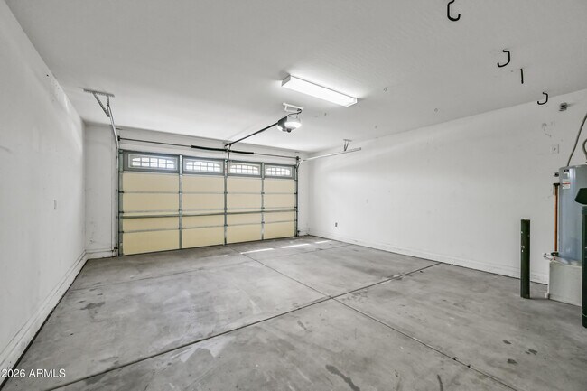 Building Photo - 23862 W Gibson Ln