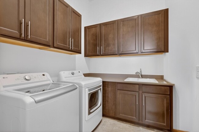 Building Photo - 20160 SE Bridgewater Dr