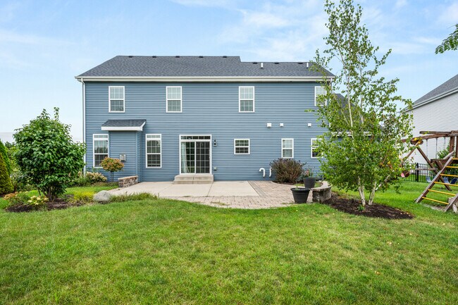 Building Photo - 406 Mary Ann Cir