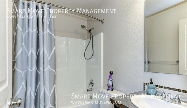 Building Photo - 5444 S Pepperridge Way