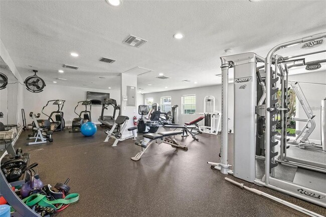 Building Photo - 3873 Pompano Dr SE