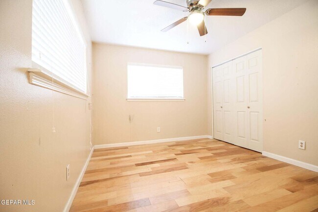 Building Photo - 6613 Southwind Dr