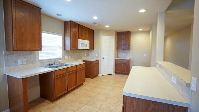 Building Photo - 16526 Bristle Creek Dr