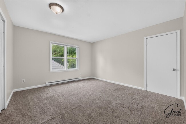 Building Photo - 4 Bedroom Home - $1,550
