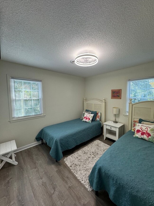 Building Photo - FULLY FURNISHED Wooded Oak Island area  3 Bed/1 Bath