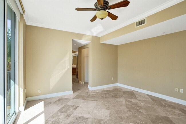 Building Photo - 101 S Ocean Dr