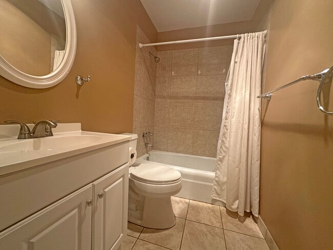 Building Photo - Welcome to charming 2-bedroom, 1-bathroom ...
