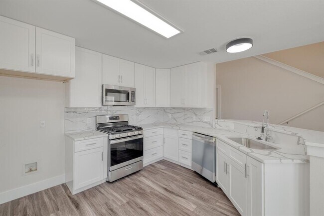 Building Photo - 277 Paddington Dr