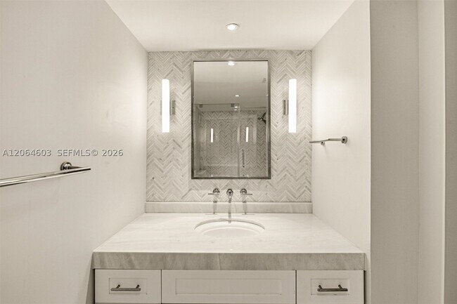 Building Photo - 5600 Collins Ave
