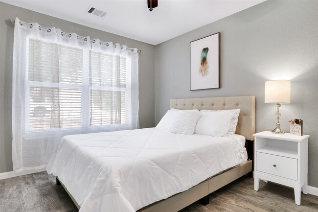 Building Photo - 15767 Cotton Tail Ln
