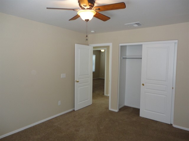 Building Photo - 420 E Palomino Way