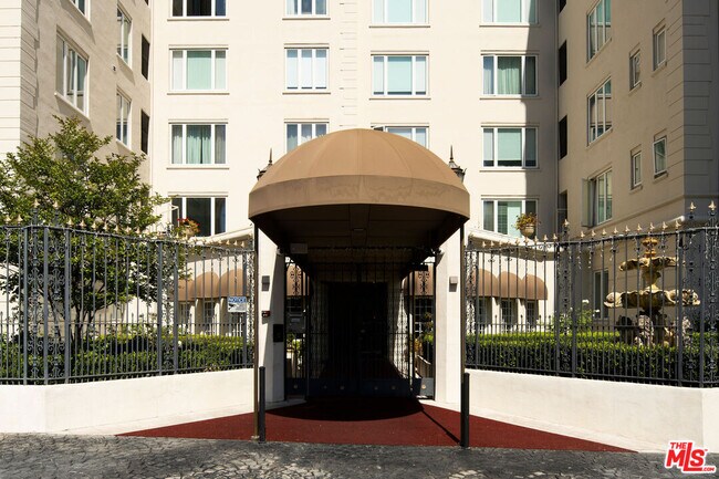 Building Photo - 1424 N Crescent Heights Blvd