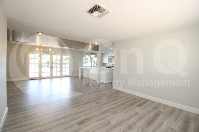 Building Photo - 6149 E Delcoa Ave