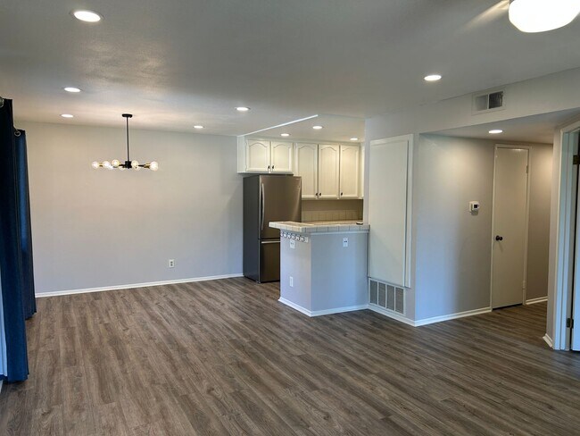 Building Photo - Beautiful 3 Bed 2 Bath Condo in Yorba Linda with Greenbelt Views