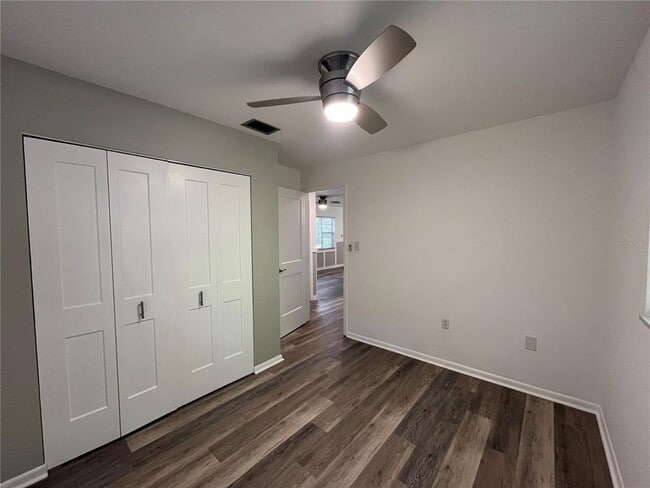 Building Photo - 1565 Oakhurst St
