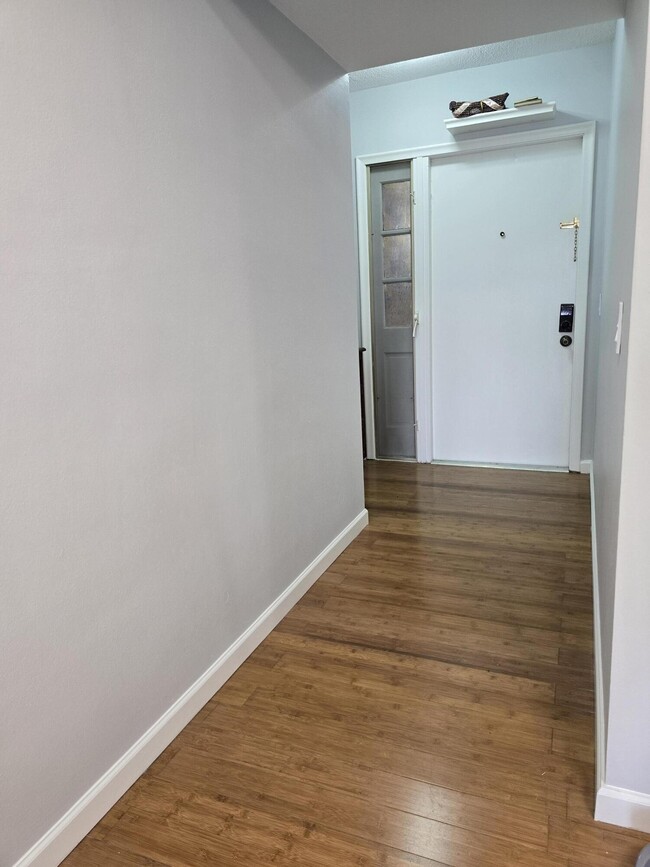 Building Photo - 2461 SW 82nd Ave