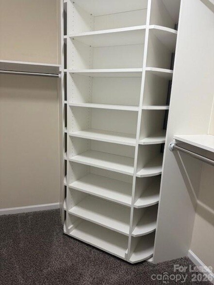 Building Photo - 142 Saye Pl