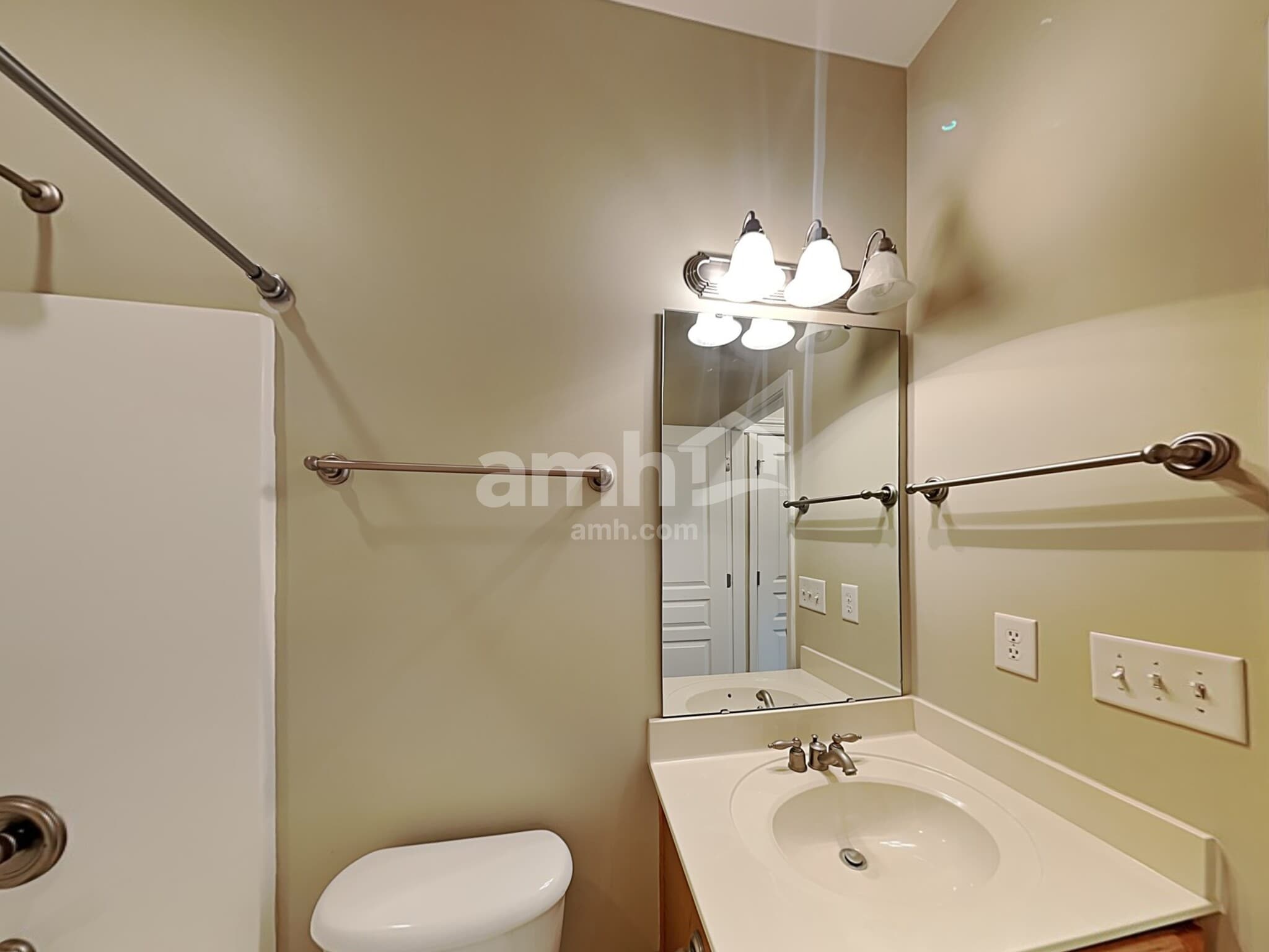 Building Photo - 13527 Provincial Ct