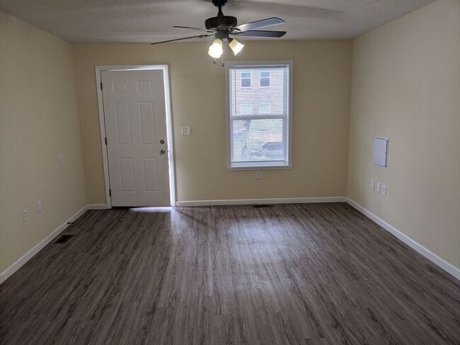 Building Photo - Cozy lower-level two-bedroom apartment!