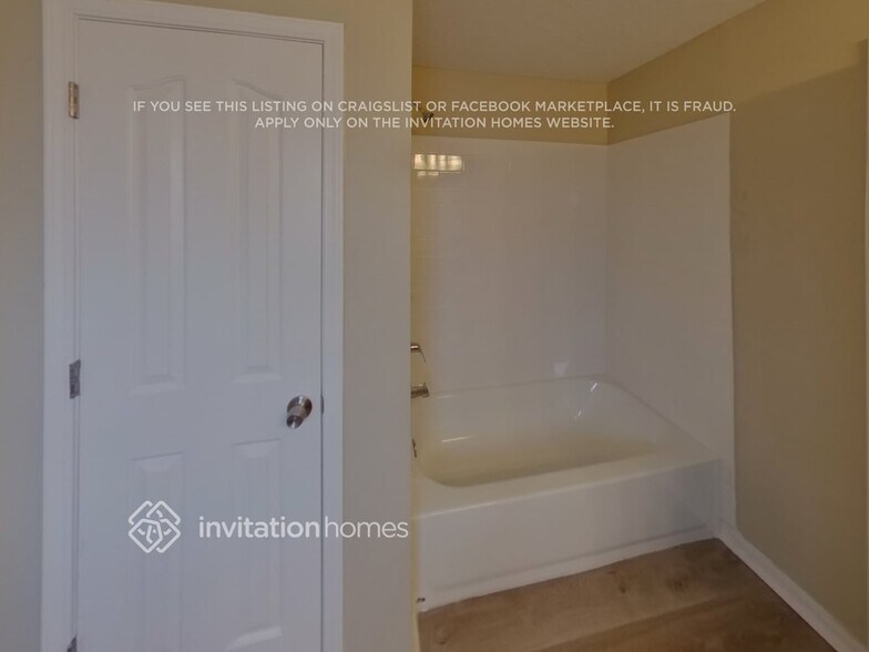 Building Photo - 10711 Bamboo Rod Cir