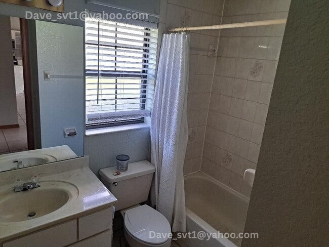Building Photo - 8055 SW 53rd Ct