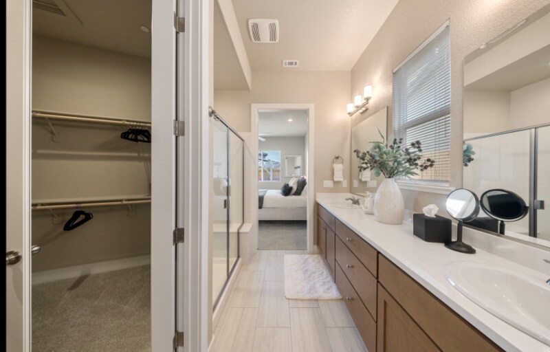 Building Photo - 2522 Amur Ave