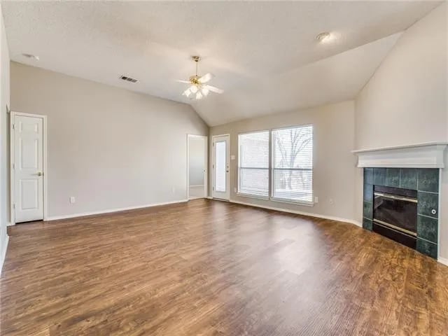 Building Photo - 2430 Norwich Dr