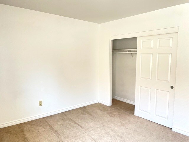 Building Photo - 5317 Indian River Dr