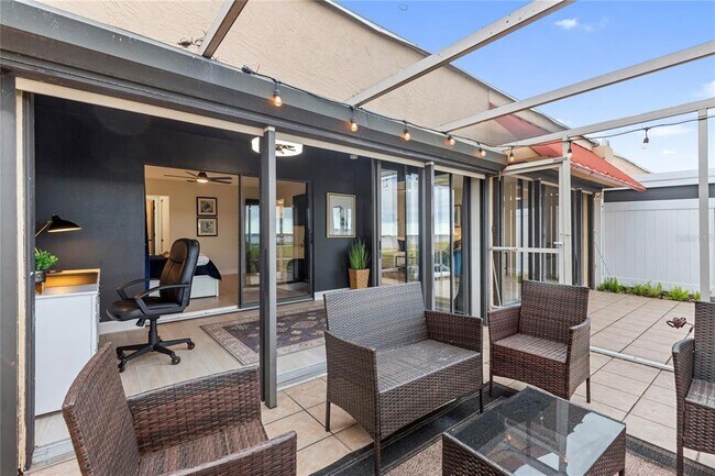 Building Photo - 3887 Catalina Dr