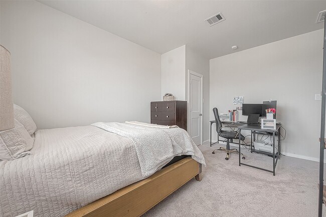 Building Photo - 23611 Blackhaw Blossom Ln