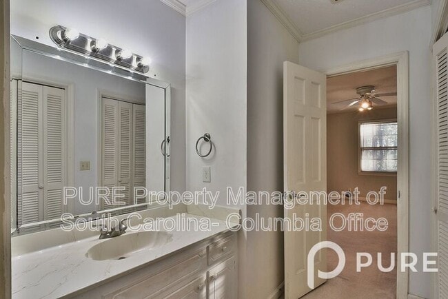 Building Photo - 5 Wotan Ln