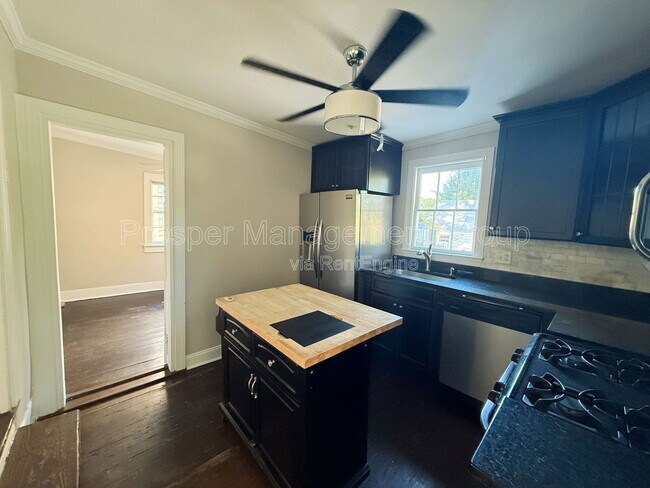 Building Photo - 70 Radcliffe St