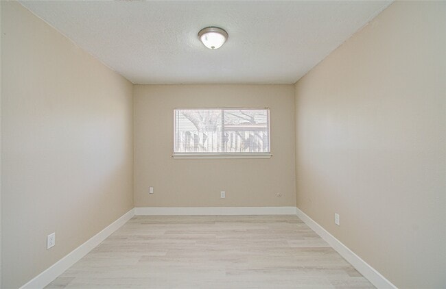 Building Photo - 13843 Rosetta Dr