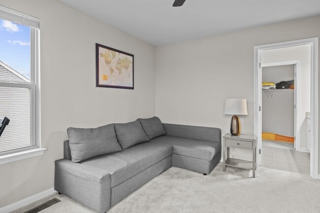 Building Photo - Elevated Old Town Ashburn Living: A Four-L...