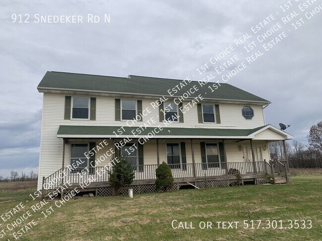Building Photo - 912 Snedeker Rd N