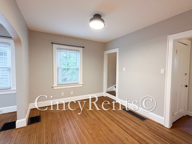 Building Photo - 3559 Rawson Pl