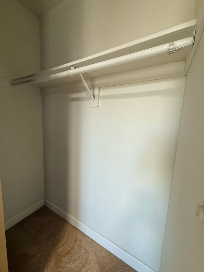 Building Photo - Anaheim home-Great Curb Appeal