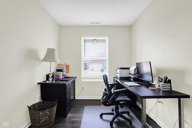 Building Photo - 5549 Wild Horse Dr
