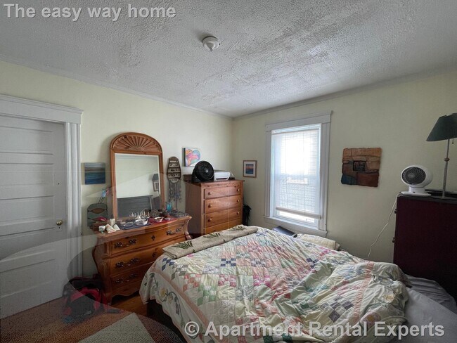 Building Photo - 11-15 Orrin St Unit #2