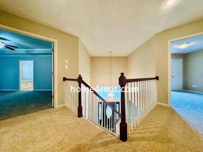 Building Photo - Beautifully Renovated Home in Olathe with a Finished Basement!