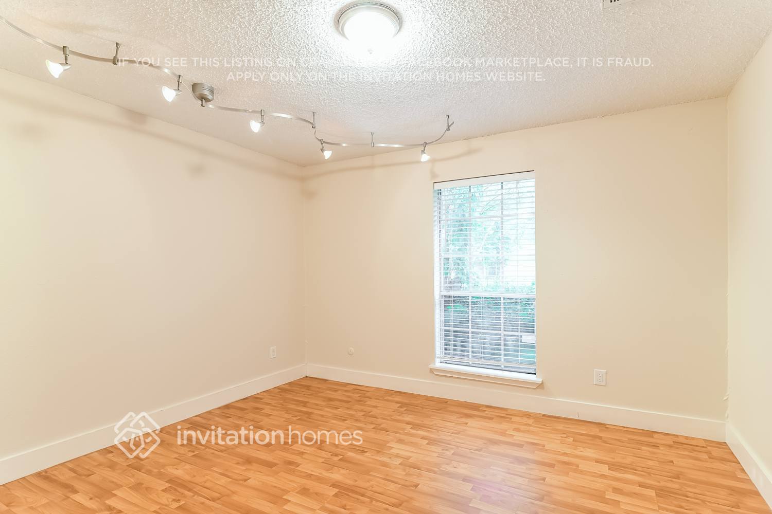 Building Photo - 2511 Peaceful Valley Dr