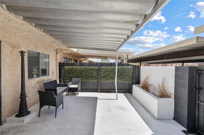 Building Photo - 6442 Ironbark Ln