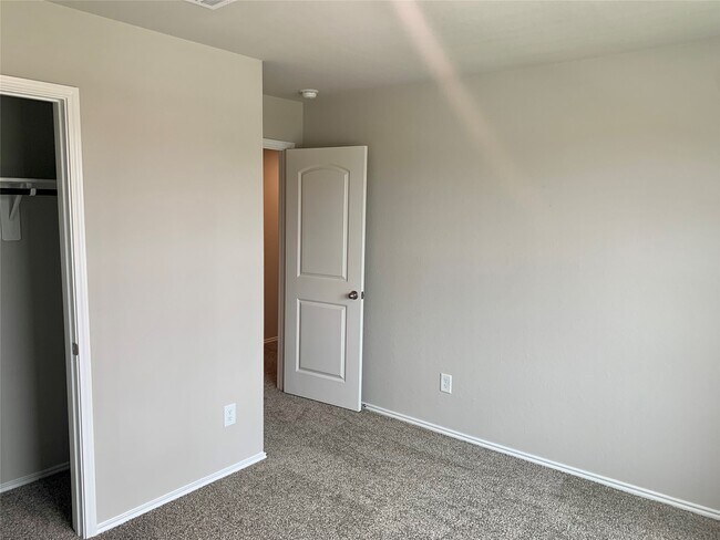 Building Photo - 4227 Isoletta Ct