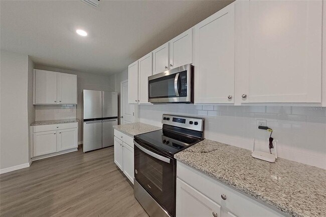 Building Photo - 8670 SW 43rd Ter