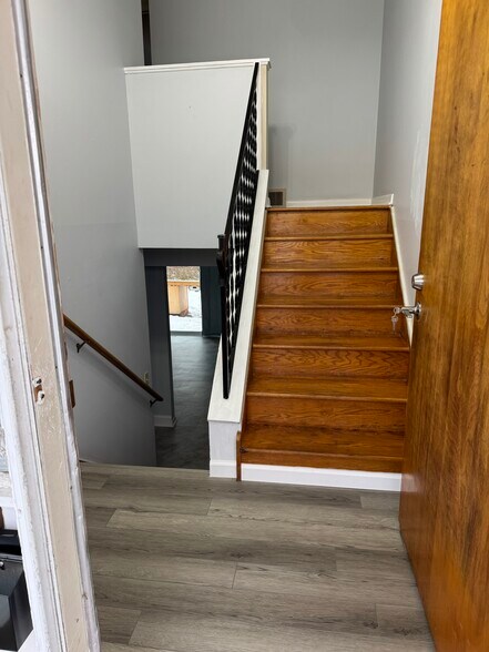 Building Photo - 1702 Rosemont Rd SW